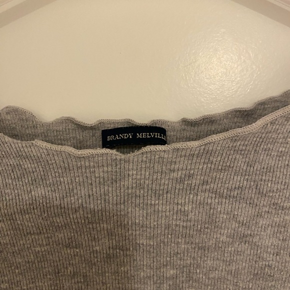 Brandy Melville Cropped Long Sleeve - Picture 2 of 4